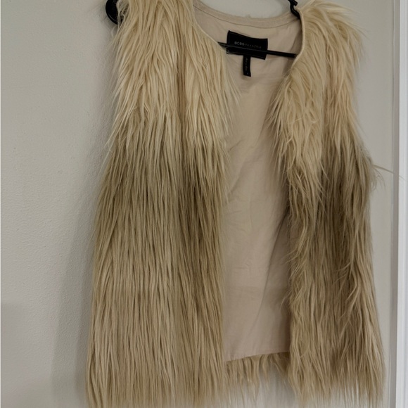 BCBGMaxAzria Faux Fur Cream Vest - Picture 2 of 6